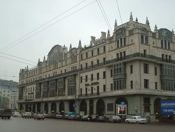 Гостиница «Метрополь» в ансамбле Театральной площади Москвы