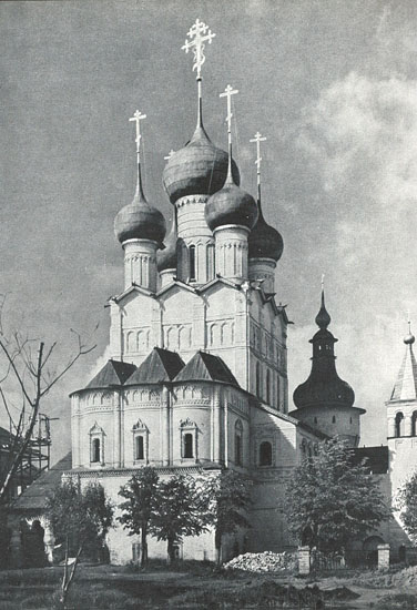 Ростовский кремль. Церковь Иоанна Богослова. Вид с востока